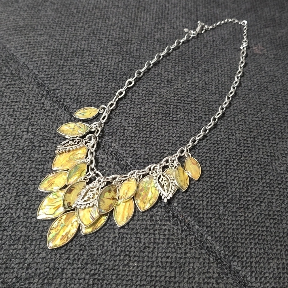 PREMIER DESIGNS Mother of Pearl Abalone Moda Necklace, Statement Leaf Necklace - Picture 9 of 12